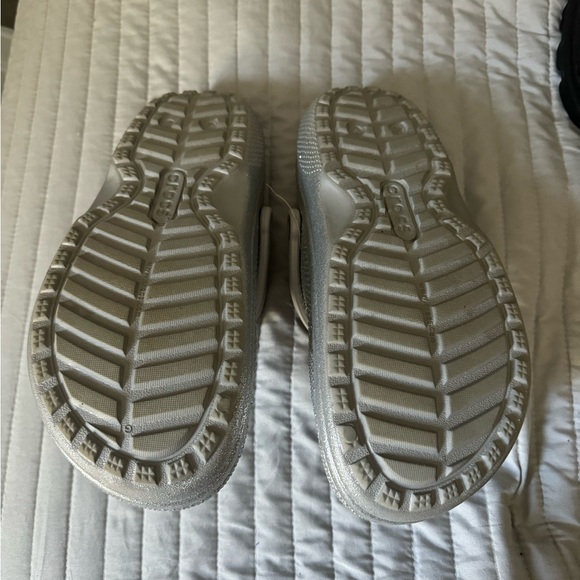 Silver Glitter Crocs with fur inside - Picture 3 of 4
